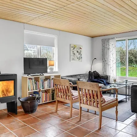 Nice In With 3 Bedrooms And Wifi * Mesinge