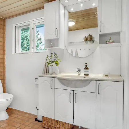 Nice In With 3 Bedrooms And Wifi *